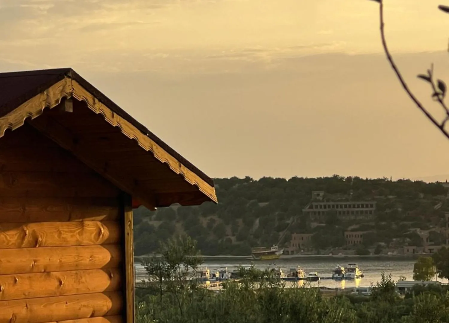 Vrasna Hotel Dikili Campsite